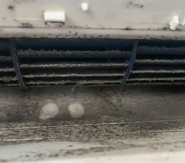 防城港市空调吹的风有股烧焦味是怎么回事